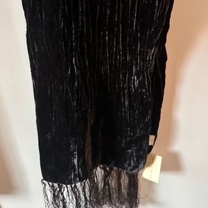 BRAND NEW Lord & Taylor Women’s Black Velvet Scarf With Trim (tags intact)